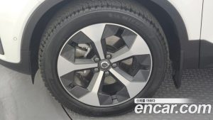 Volvo XC40 B4 Ultra Bright 2025 года из Южной Кореи