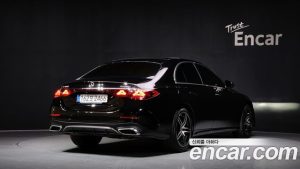 Mercedes-Benz E-Class E300 4MATIC AMG Line 2024 года из Южной Кореи