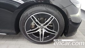 Mercedes-Benz E-Class E300 4MATIC AMG Line 2024 года из Южной Кореи