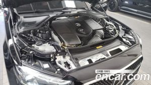 Mercedes-Benz E-Class E300 4MATIC AMG Line 2024 года из Южной Кореи