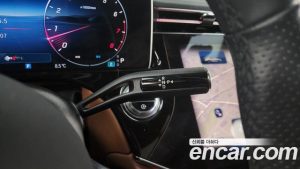 Mercedes-Benz E-Class E300 4MATIC AMG Line 2024 года из Южной Кореи