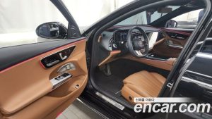 Mercedes-Benz E-Class E300 4MATIC AMG Line 2024 года из Южной Кореи