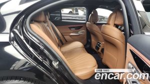 Mercedes-Benz E-Class E300 4MATIC AMG Line 2024 года из Южной Кореи
