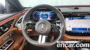 Mercedes-Benz E-Class E300 4MATIC AMG Line 2024 года из Южной Кореи