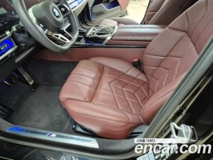 BMW 7-Series 740i xDrive M Sport 2025 года из Южной Кореи