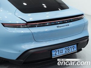 Porsche Taycan 4S 2024 года из Южной Кореи