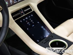 Porsche Taycan 4S 2024 года из Южной Кореи