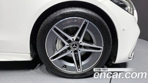 Mercedes-Benz C-Class C200 AMG Line 2025 года из Южной Кореи