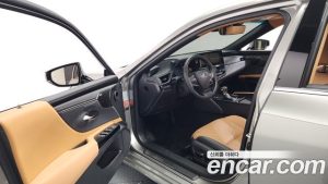 Lexus ES Executive 2023 года из Южной Кореи