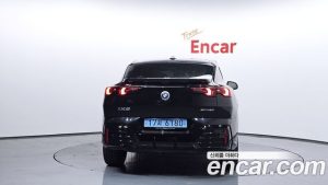 BMW iX2 eDrive 20 M Sport 2024 года из Южной Кореи