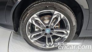 BMW iX2 eDrive 20 M Sport 2024 года из Южной Кореи