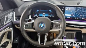 BMW iX2 eDrive 20 M Sport 2024 года из Южной Кореи