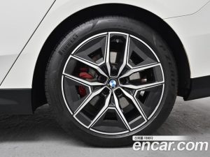 BMW 5-Series 520i Special Edition 2025 года из Южной Кореи