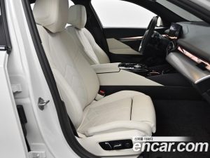 BMW 5-Series 520i Special Edition 2025 года из Южной Кореи