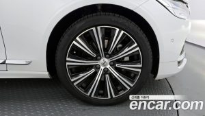 Volvo S90 B5 ULTIMATE Bright 2023 года из Южной Кореи
