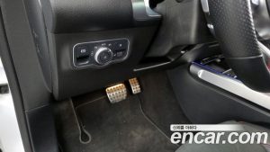 Mercedes-Benz GLB-Class GLB250 4MATIC 2023 года из Южной Кореи