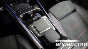 Mercedes-Benz GLB-Class GLB250 4MATIC 2023 года из Южной Кореи