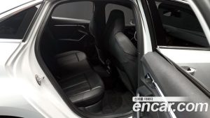 Audi A3 40 TFSI Premium 2023 года из Южной Кореи