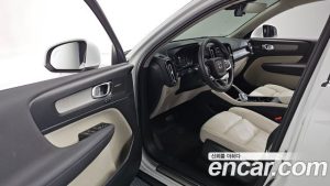 Volvo XC40 B4 ULTIMATE Bright 2024 года из Южной Кореи
