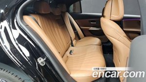 Mercedes-Benz E-Class E300 4MATIC AMG Line 2024 года из Южной Кореи