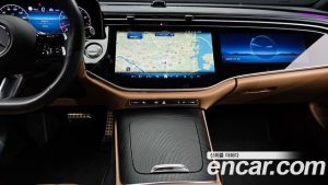 Mercedes-Benz E-Class E300 4MATIC AMG Line 2024 года из Южной Кореи