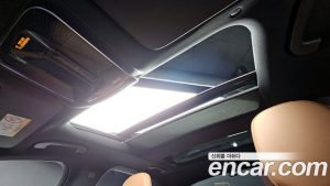 Mercedes-Benz E-Class E300 4MATIC AMG Line 2024 года из Южной Кореи