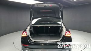 Mercedes-Benz E-Class E300 4MATIC AMG Line 2024 года из Южной Кореи