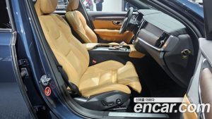 Volvo S90 B6 AWD ULTIMATE Bright 2023 года из Южной Кореи