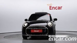 Mini Cooper Favoured 2025 года из Южной Кореи