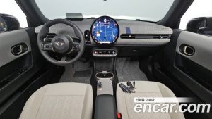 Mini Cooper Favoured 2025 года из Южной Кореи