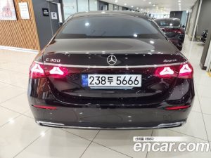 Mercedes-Benz E-Class E300 4MATIC Exclusive 2025 года из Южной Кореи