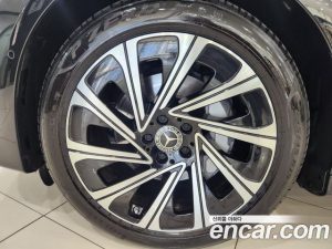 Mercedes-Benz E-Class E300 4MATIC Exclusive 2025 года из Южной Кореи