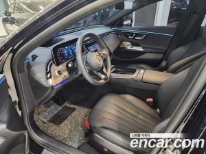Mercedes-Benz E-Class E300 4MATIC Exclusive 2025 года из Южной Кореи