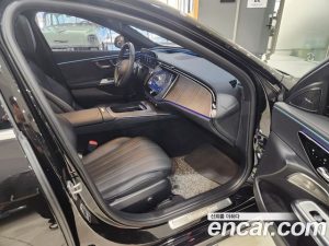 Mercedes-Benz E-Class E300 4MATIC Exclusive 2025 года из Южной Кореи