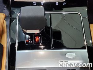 Land Rover Range Rover Velar 3.0 P400 R-Dynamic HSE 2022 года из Южной Кореи