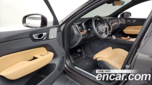 Volvo XC60 B6 ULTIMATE Bright 2024 года из Южной Кореи