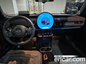 Mini Cooper JCW 2025 года из Южной Кореи