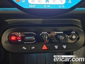 Mini Cooper JCW 2025 года из Южной Кореи