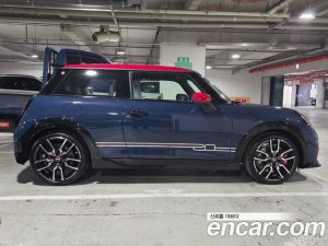Mini Cooper JCW 2025 года из Южной Кореи