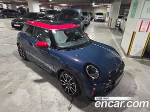 Mini Cooper JCW 2025 года из Южной Кореи
