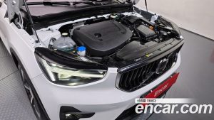 Volvo XC40 B4 Ultra Bright 2024 года из Южной Кореи