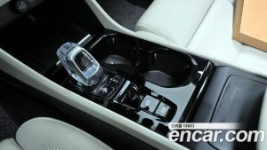 Volvo XC40 B4 Ultra Bright 2024 года из Южной Кореи