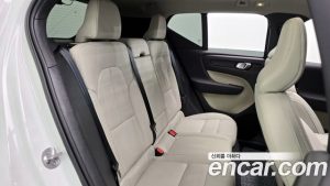 Volvo XC40 B4 Ultra Bright 2024 года из Южной Кореи
