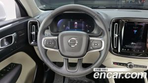 Volvo XC40 B4 Ultra Bright 2024 года из Южной Кореи
