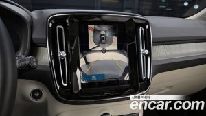 Volvo XC40 B4 Ultra Bright 2024 года из Южной Кореи