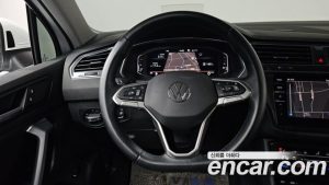 Volkswagen Tiguan 2.0 TDI Prestige 2023 года из Южной Кореи
