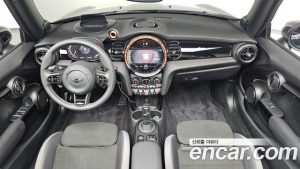 Mini Cooper Convertible JCW 2023 года из Южной Кореи