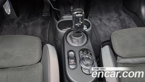 Mini Cooper Convertible JCW 2023 года из Южной Кореи