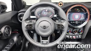 Mini Cooper Convertible JCW 2023 года из Южной Кореи