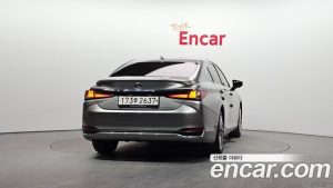 Lexus ES Luxury Plus 2023 года из Южной Кореи